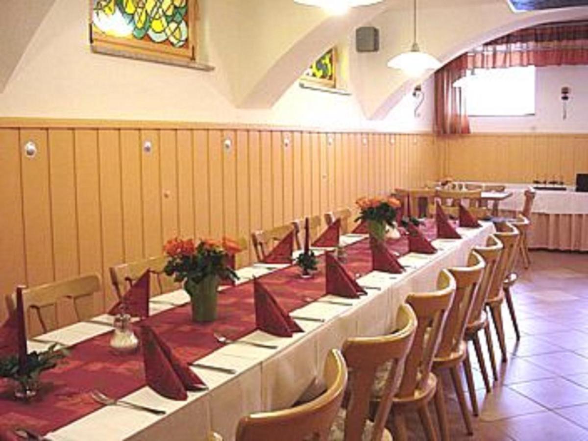 Pension & Gasthof Erbgericht Hoehenlage 850M Marienberg Exterior photo